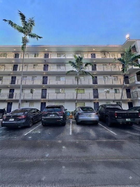 For Rent: $1,890 (2 beds, 2 baths, 832 Square Feet)