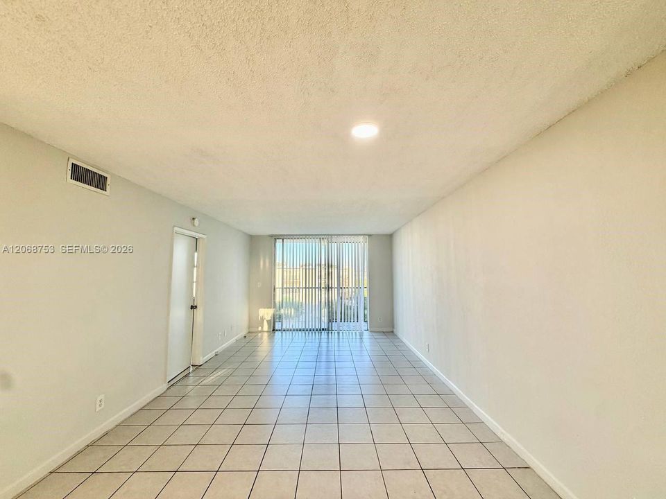 For Rent: $1,890 (2 beds, 2 baths, 832 Square Feet)