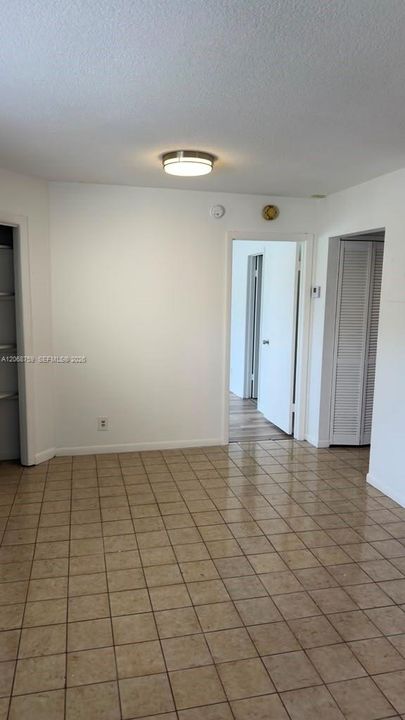 For Rent: $1,450 (1 beds, 1 baths, 610 Square Feet)
