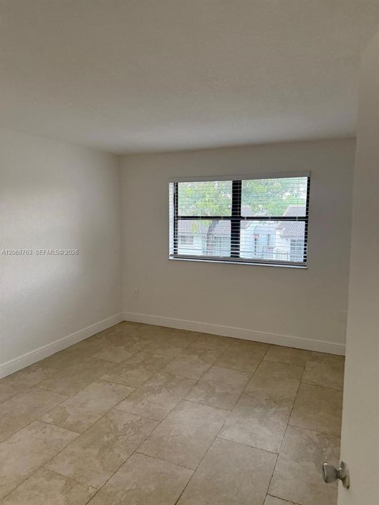 For Rent: $1,800 (1 beds, 1 baths, 679 Square Feet)
