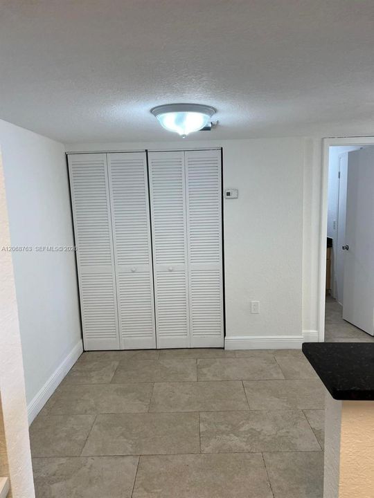 For Rent: $1,800 (1 beds, 1 baths, 679 Square Feet)