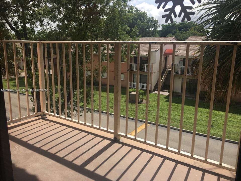For Rent: $1,800 (1 beds, 1 baths, 679 Square Feet)