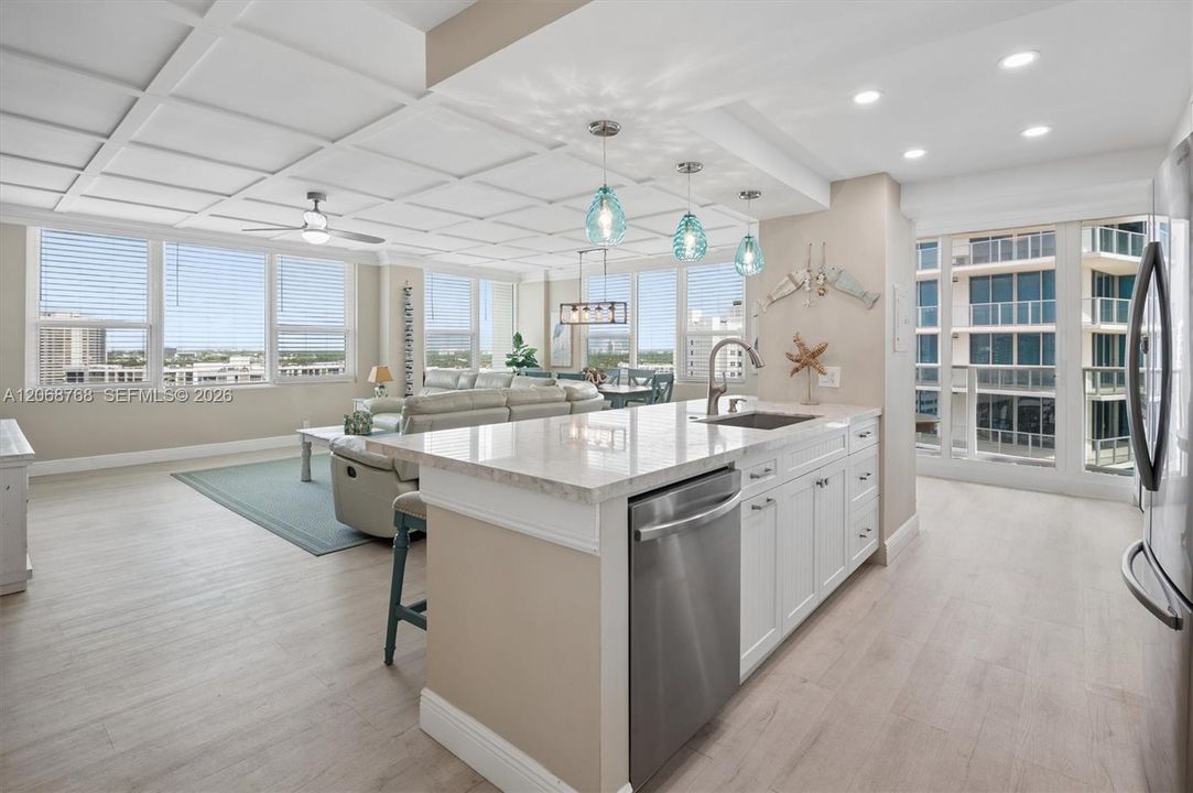 For Sale: $649,900 (2 beds, 2 baths, 1370 Square Feet)