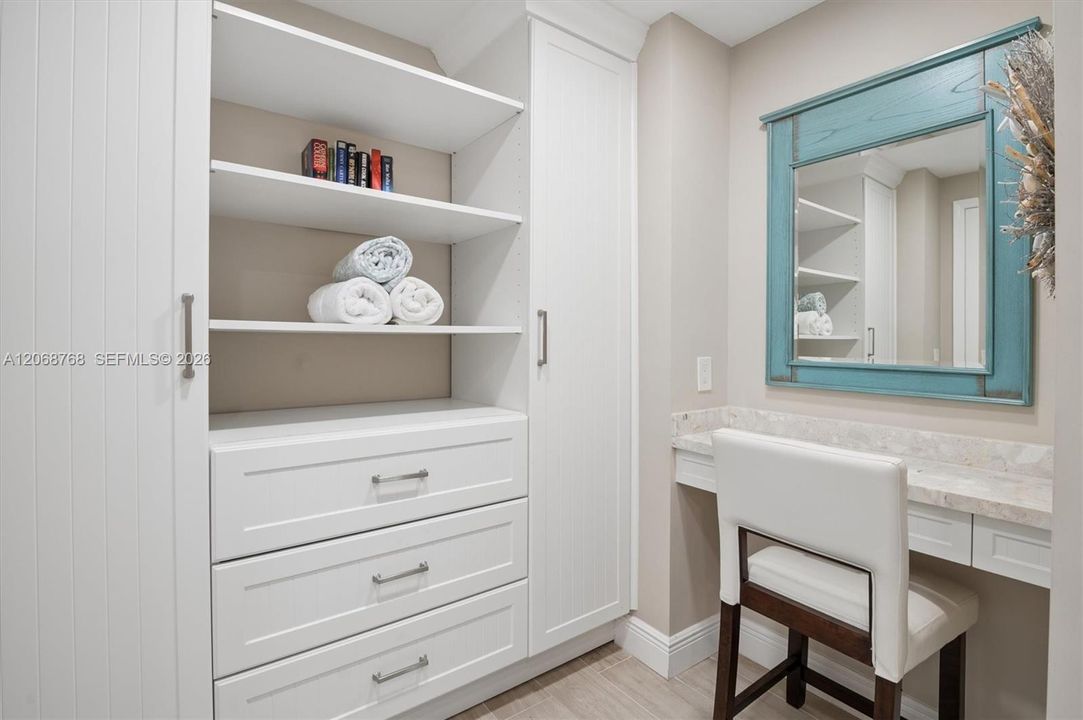 For Sale: $649,900 (2 beds, 2 baths, 1370 Square Feet)
