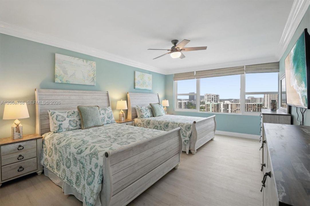 For Sale: $649,900 (2 beds, 2 baths, 1370 Square Feet)