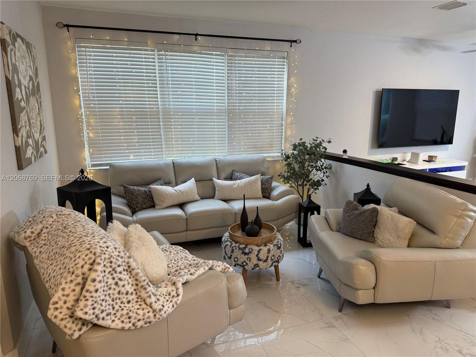 For Sale: $475,000 (4 beds, 3 baths, 1848 Square Feet)