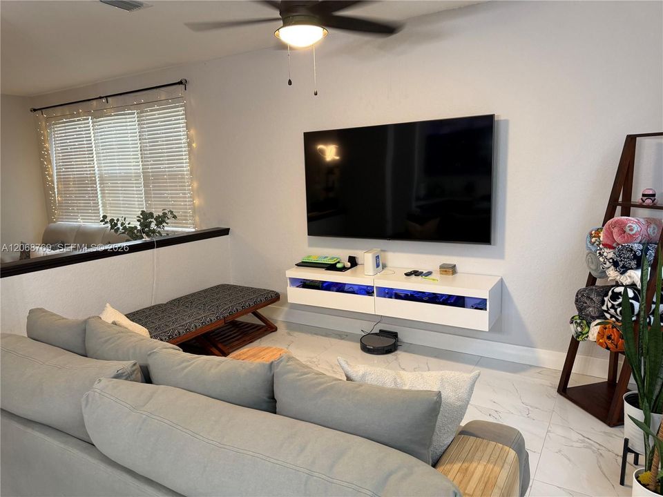 For Sale: $475,000 (4 beds, 3 baths, 1848 Square Feet)