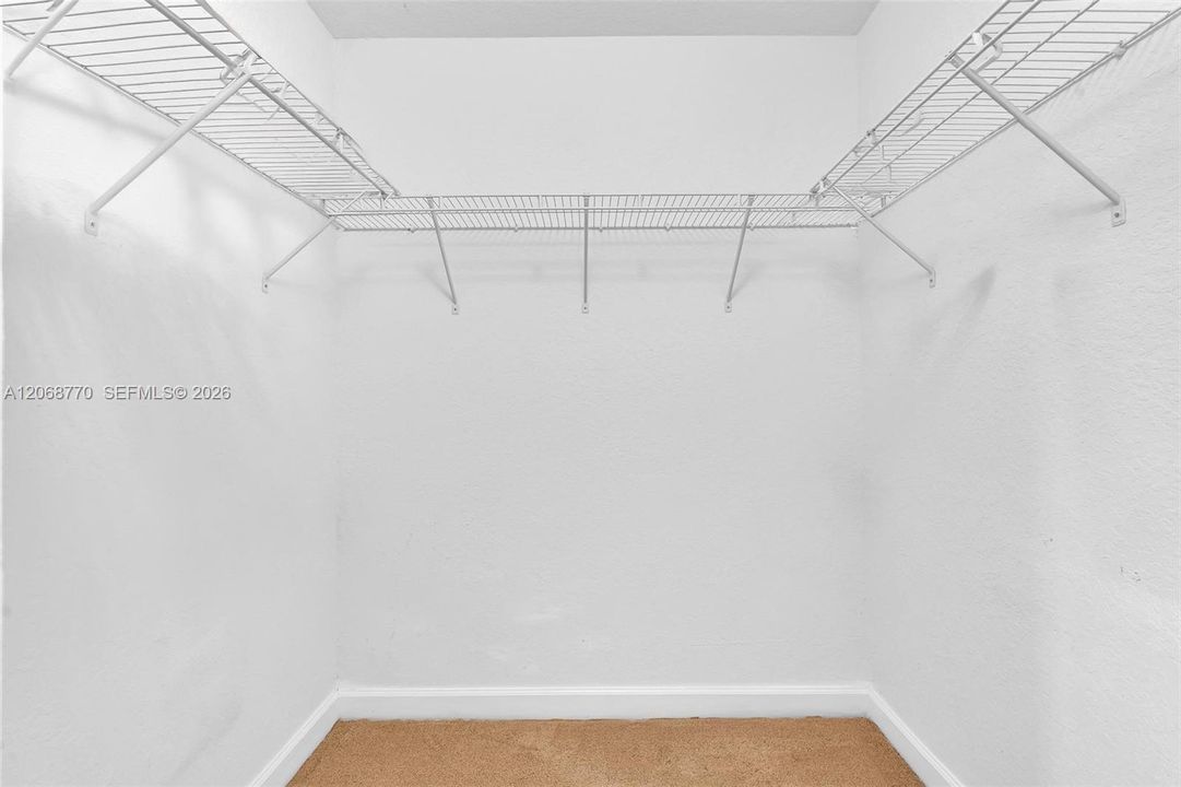 Activo con contrato: $325,000 (2 camas, 2 baños, 1205 Pies cuadrados)
