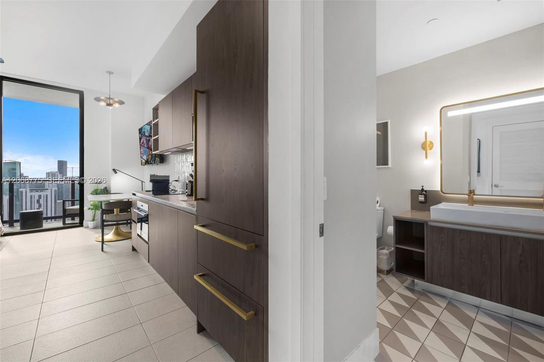 For Sale: $410,000 (0 beds, 1 baths, 367 Square Feet)