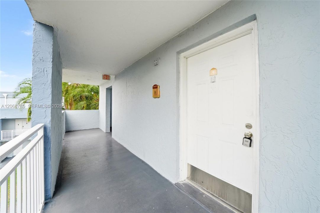 For Sale: $290,000 (2 beds, 2 baths, 1502 Square Feet)