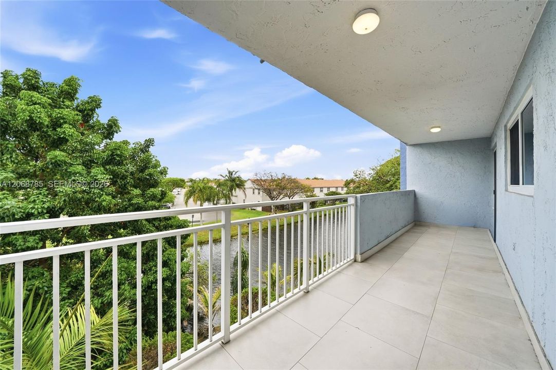 For Sale: $290,000 (2 beds, 2 baths, 1502 Square Feet)