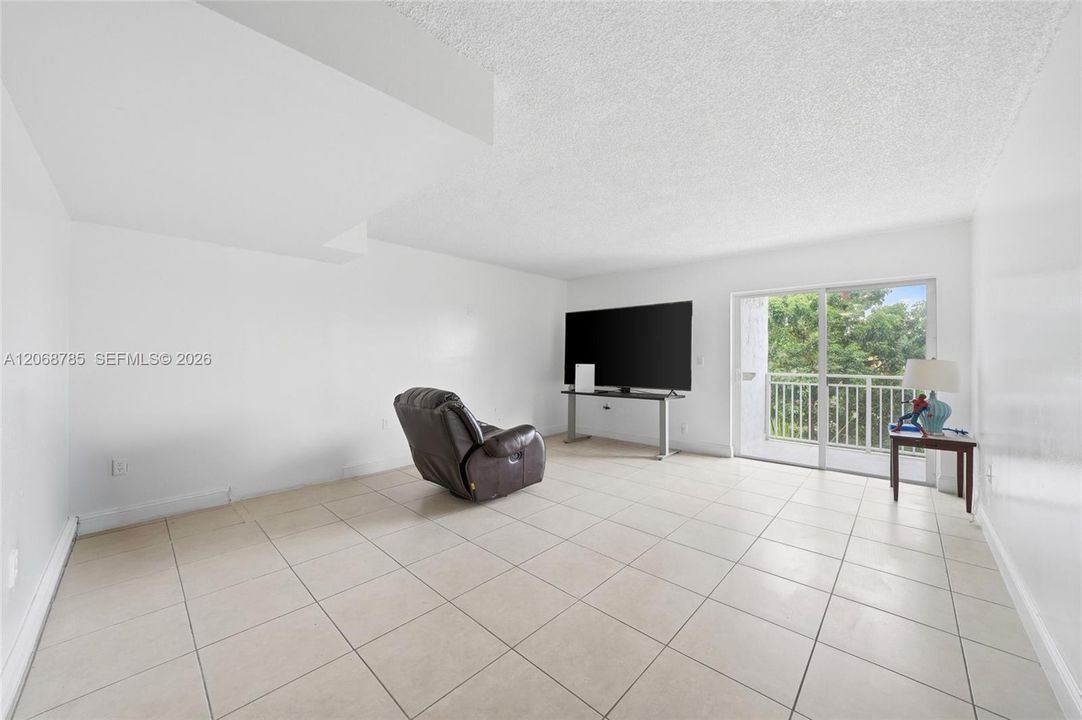 For Sale: $290,000 (2 beds, 2 baths, 1502 Square Feet)