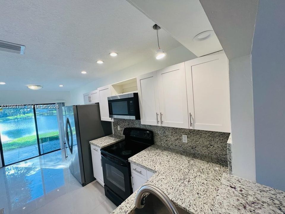 For Rent: $2,800 (2 beds, 2 baths, 1336 Square Feet)