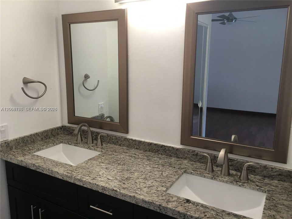 For Rent: $2,800 (2 beds, 2 baths, 1336 Square Feet)