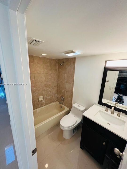 For Rent: $2,800 (2 beds, 2 baths, 1336 Square Feet)
