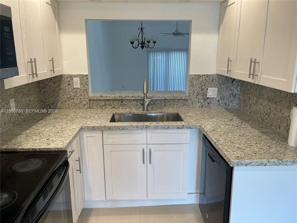 For Rent: $2,800 (2 beds, 2 baths, 1336 Square Feet)