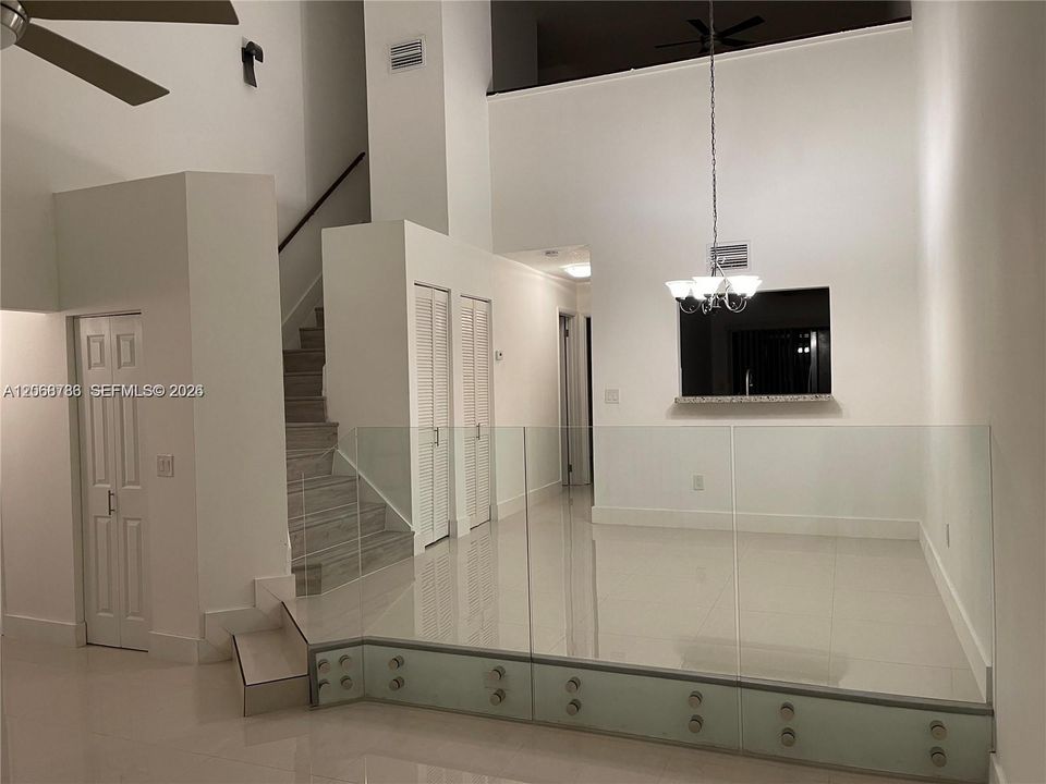 For Rent: $2,800 (2 beds, 2 baths, 1336 Square Feet)
