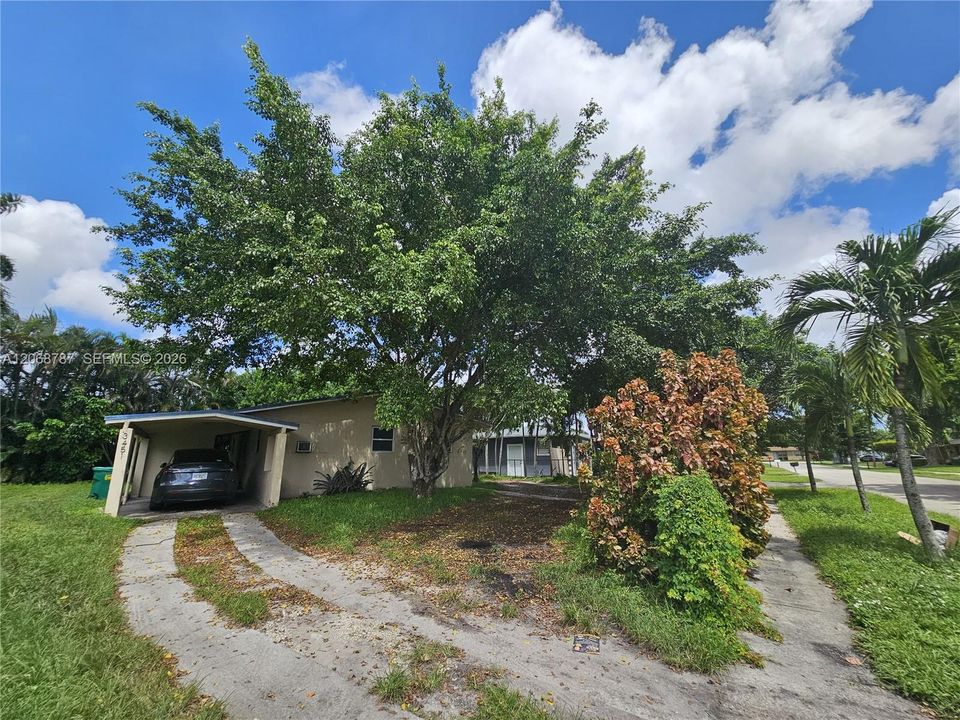 En Venta: $360,000 (4 camas, 2 baños, 1092 Pies cuadrados)
