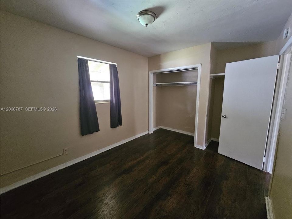 En Venta: $360,000 (4 camas, 2 baños, 1092 Pies cuadrados)