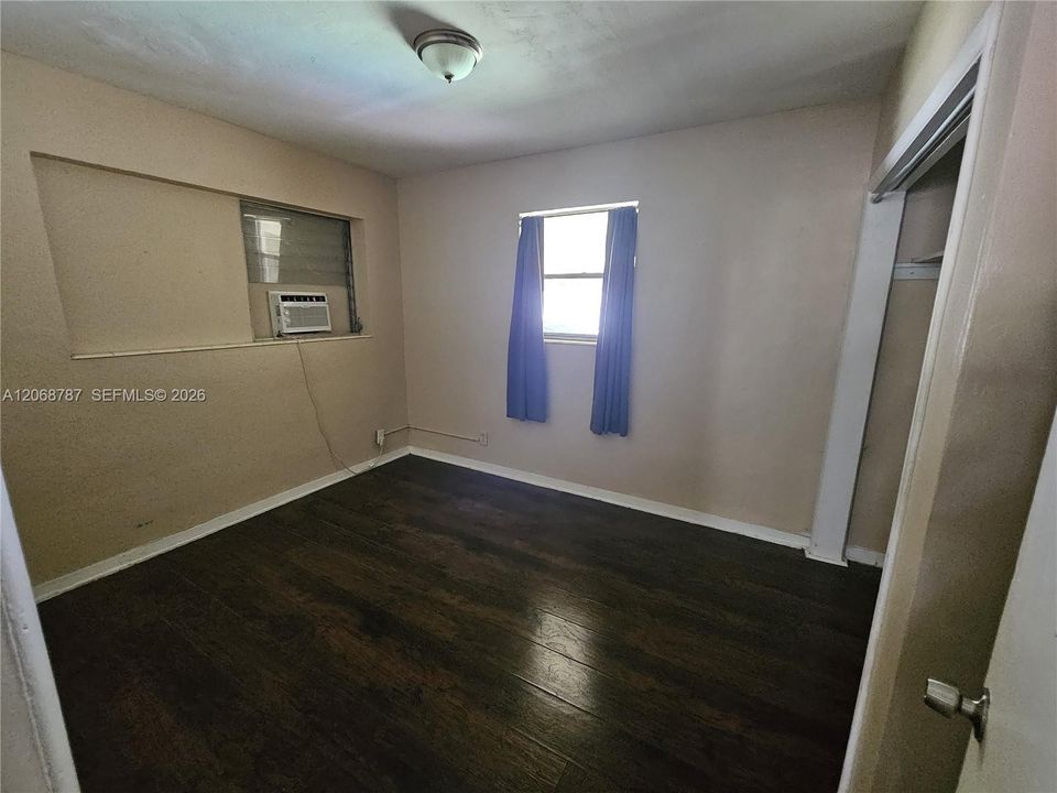 En Venta: $360,000 (4 camas, 2 baños, 1092 Pies cuadrados)