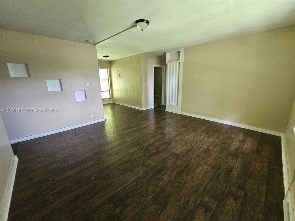 En Venta: $360,000 (4 camas, 2 baños, 1092 Pies cuadrados)