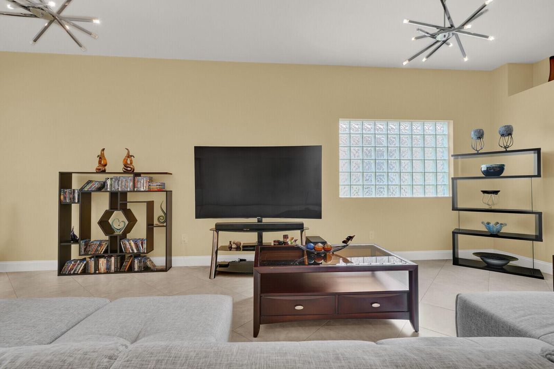 11_Image_11_mls