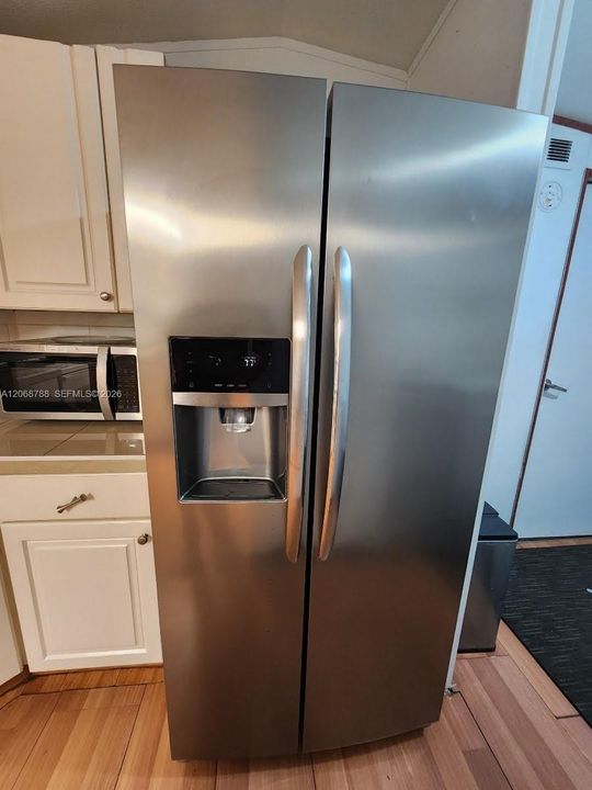 В аренду: $2,500 (4 спален, 2 ванн, 1232 Квадратных фут)