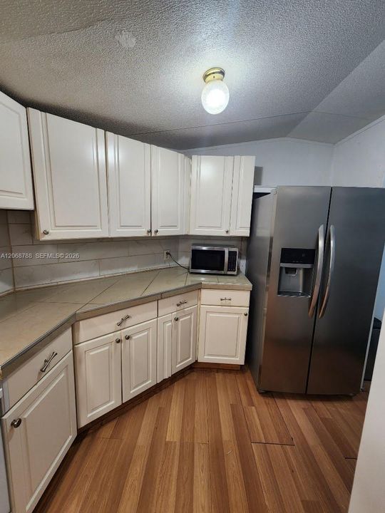 В аренду: $2,500 (4 спален, 2 ванн, 1232 Квадратных фут)