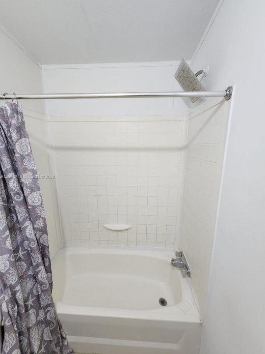 В аренду: $2,500 (4 спален, 2 ванн, 1232 Квадратных фут)