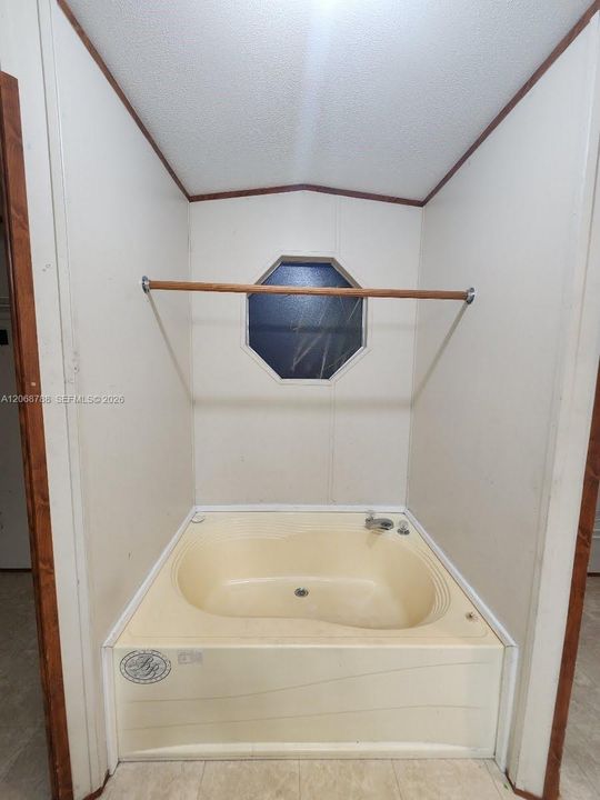 В аренду: $2,500 (4 спален, 2 ванн, 1232 Квадратных фут)