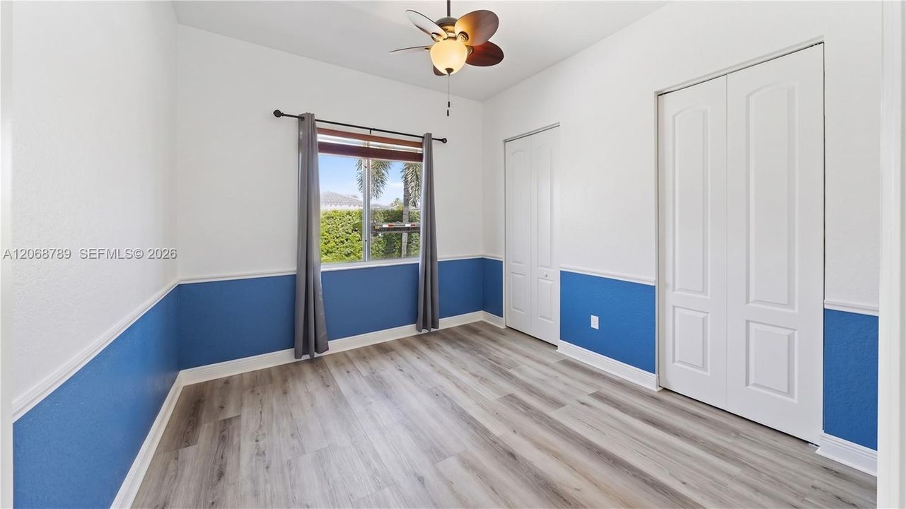 En Venta: $949,900 (4 camas, 3 baños, 2678 Pies cuadrados)