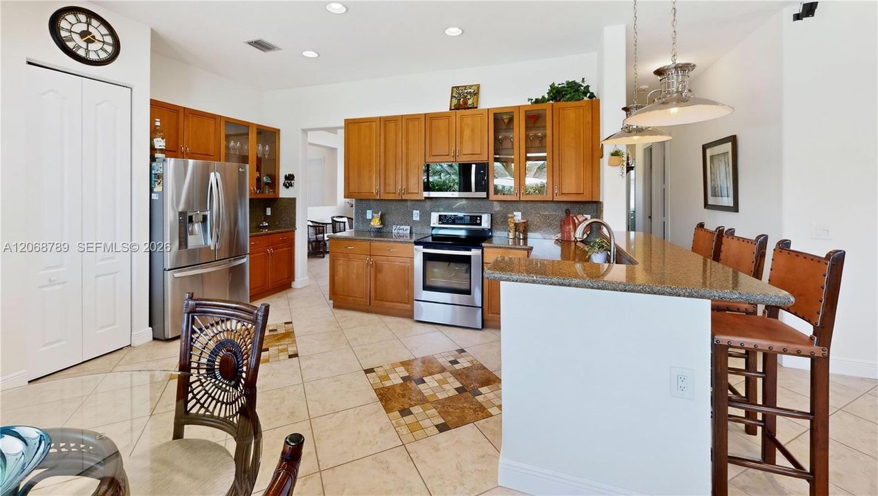 En Venta: $949,900 (4 camas, 3 baños, 2678 Pies cuadrados)