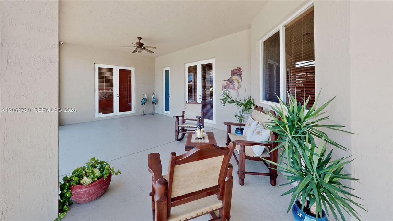 En Venta: $949,900 (4 camas, 3 baños, 2678 Pies cuadrados)