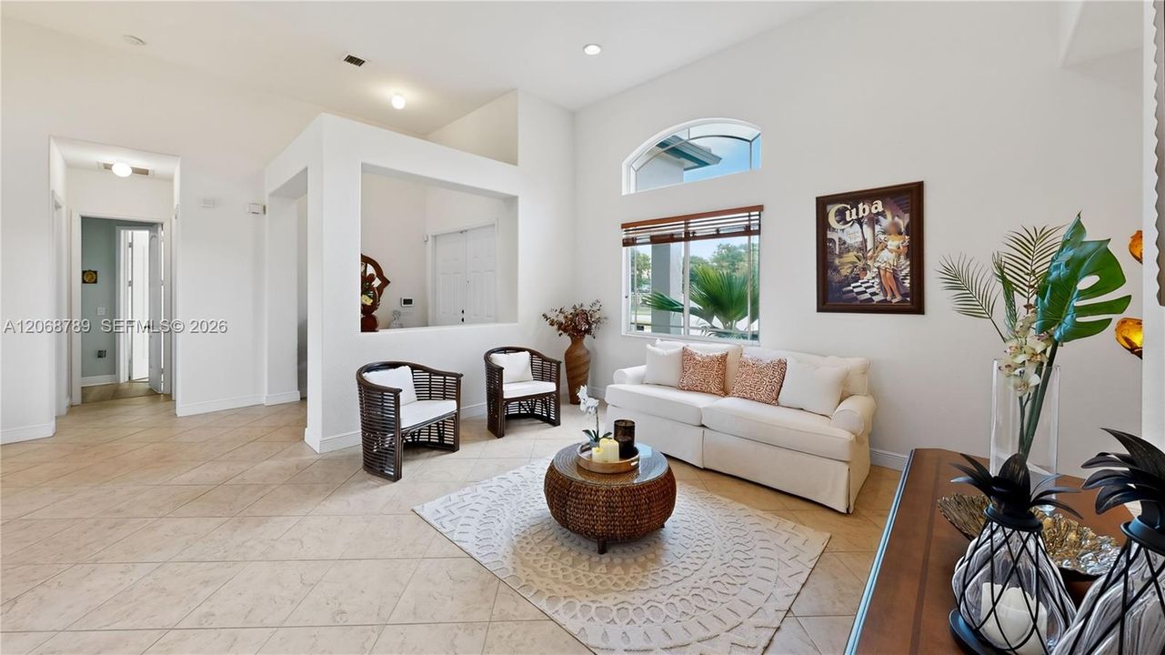 En Venta: $949,900 (4 camas, 3 baños, 2678 Pies cuadrados)