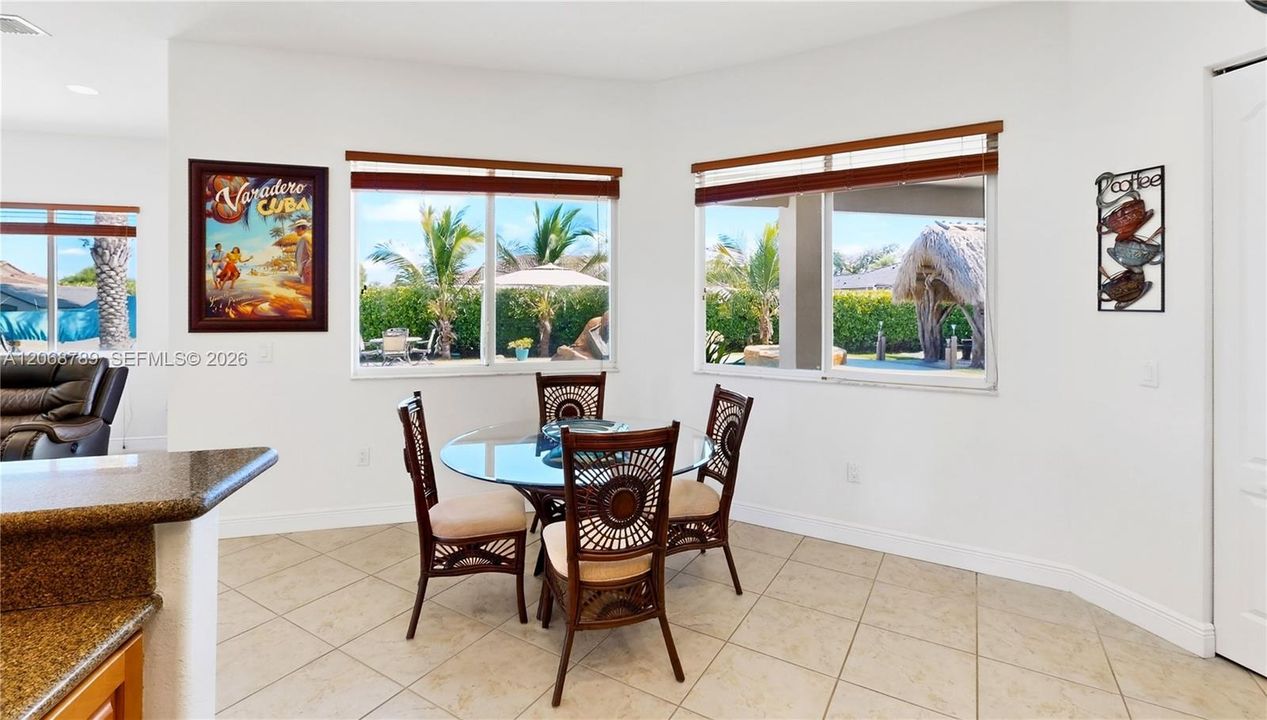En Venta: $949,900 (4 camas, 3 baños, 2678 Pies cuadrados)