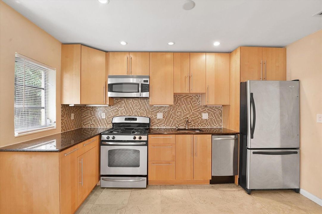 14-5432 NE 4th Terrace_014