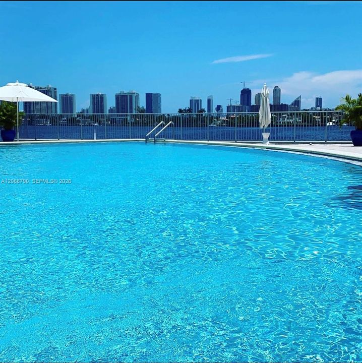 待售: $360,000 (2 贝兹, 2 浴室, 1213 平方英尺)