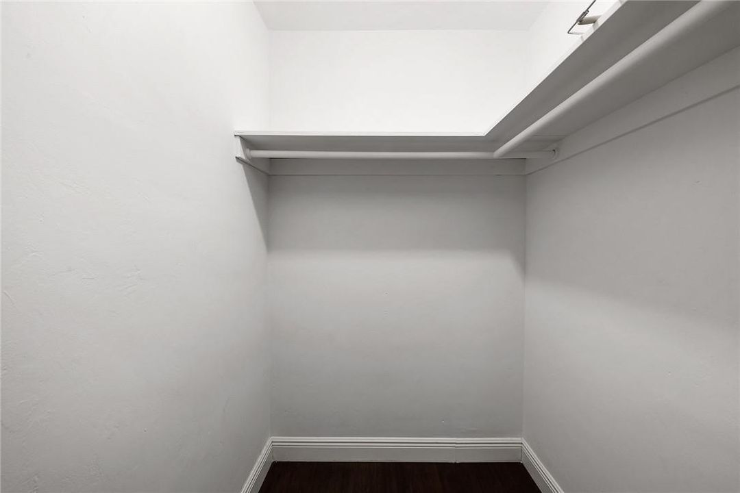Bedroom with Walk-in Closet