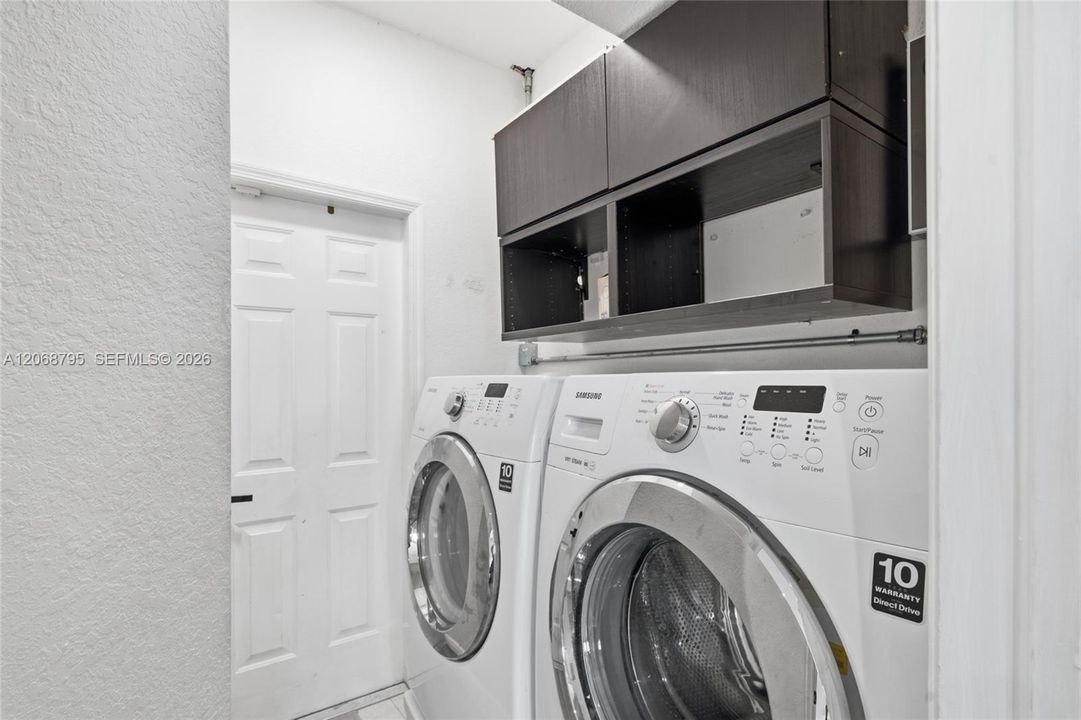 For Rent: $3,500 (3 beds, 2 baths, 1900 Square Feet)