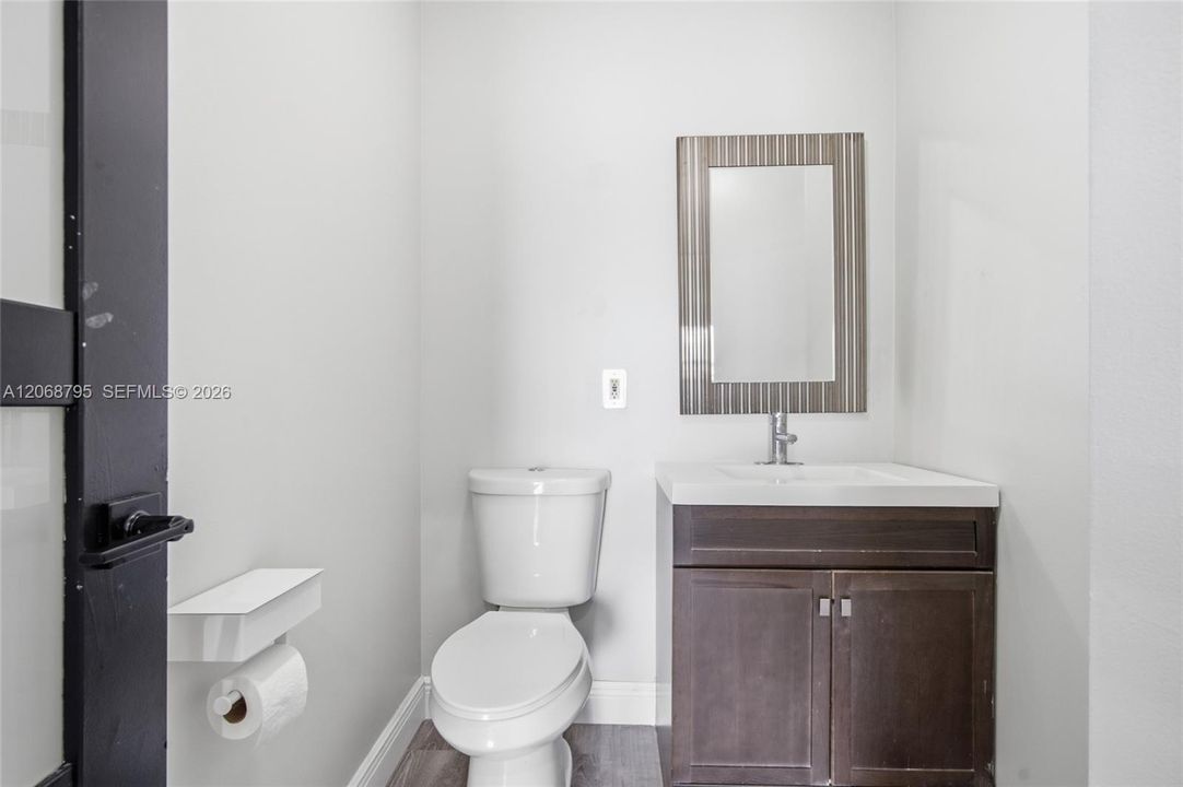 For Rent: $3,500 (3 beds, 2 baths, 1900 Square Feet)