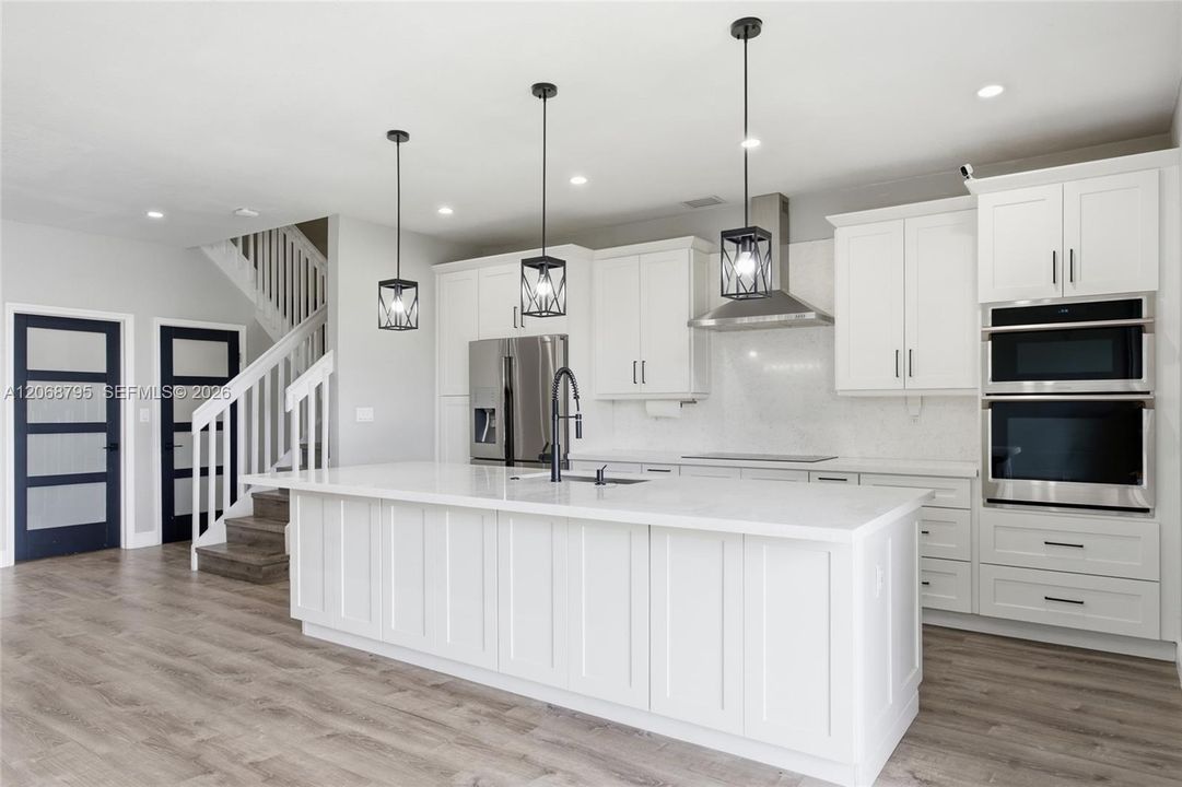 For Rent: $3,500 (3 beds, 2 baths, 1900 Square Feet)
