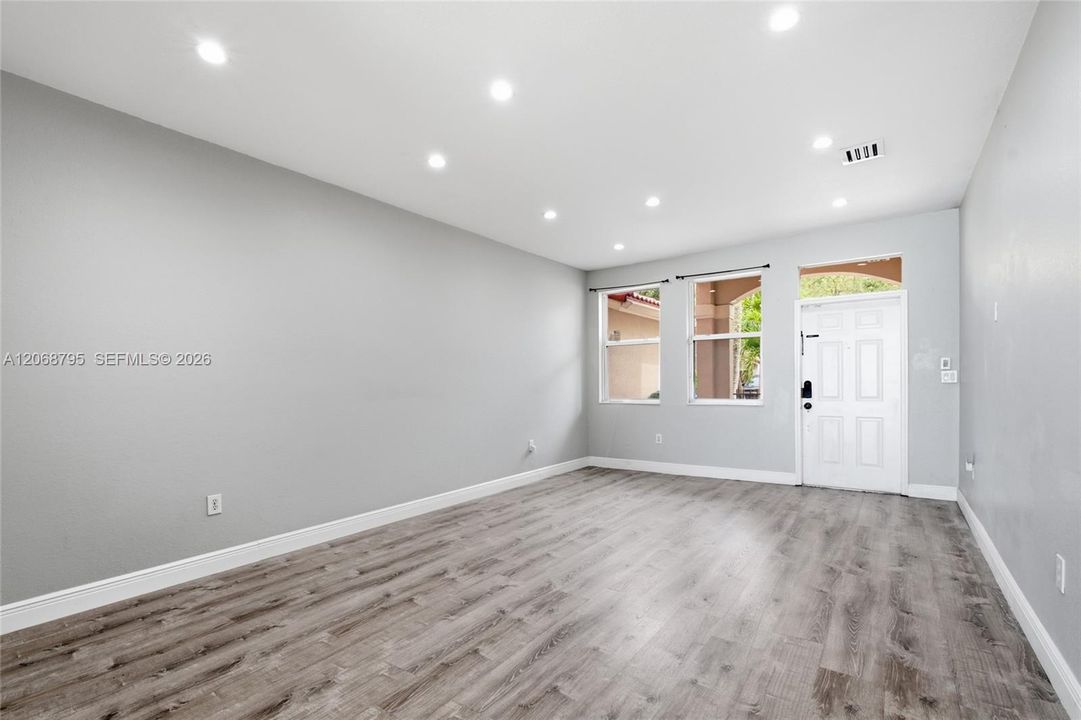For Rent: $3,500 (3 beds, 2 baths, 1900 Square Feet)
