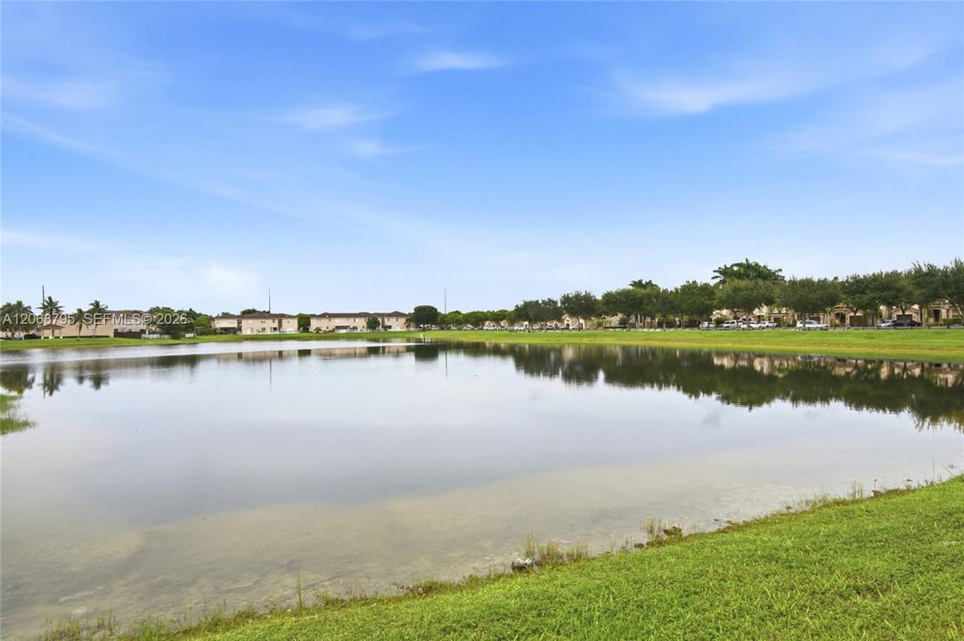For Rent: $3,500 (3 beds, 2 baths, 1900 Square Feet)