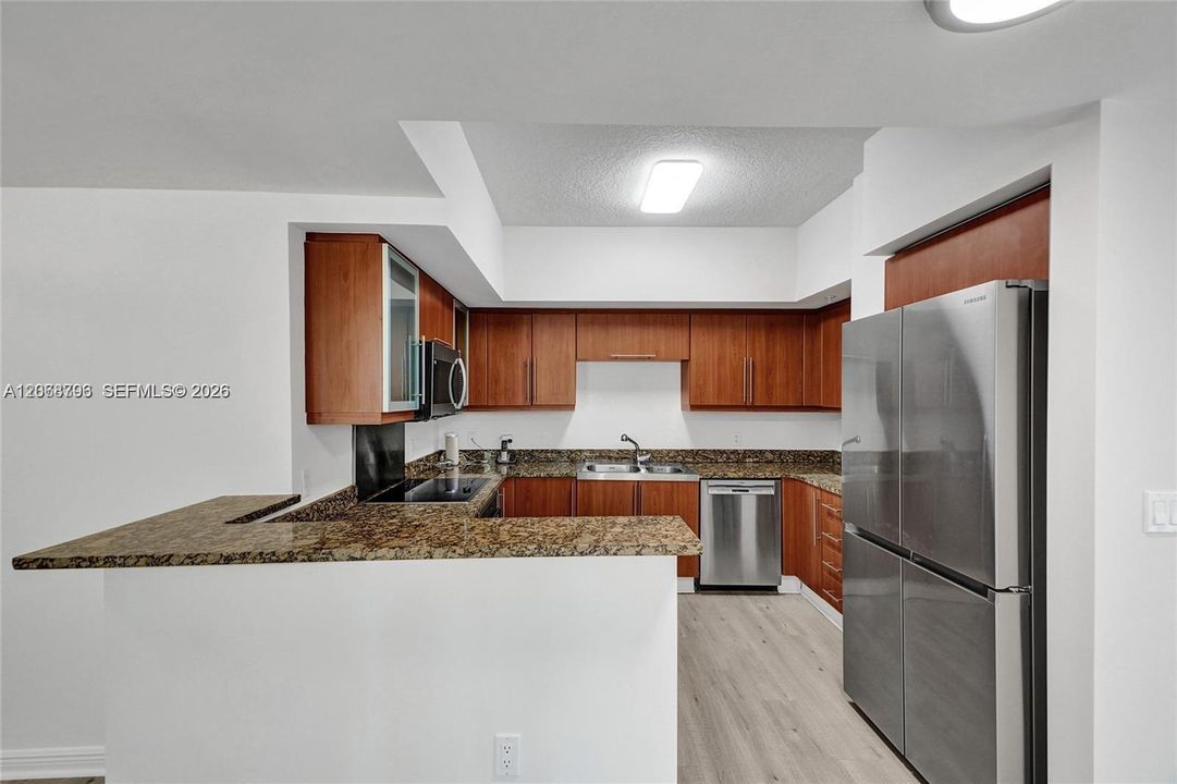 В аренду: $5,800 (3 спален, 2 ванн, 1351 Квадратных фут)