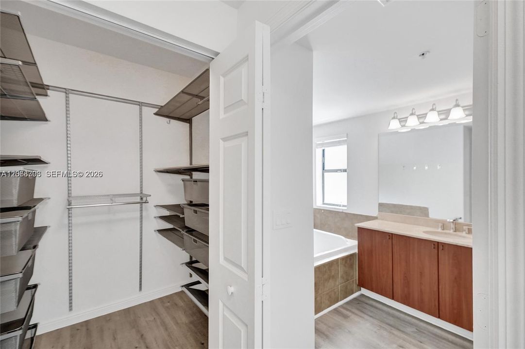 В аренду: $5,800 (3 спален, 2 ванн, 1351 Квадратных фут)