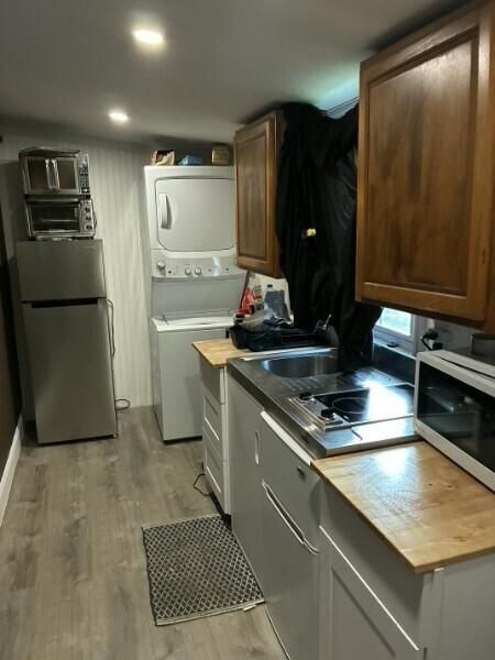 2b Kitchen-Laundr9d68f25e-dcbe-4c54-aef0