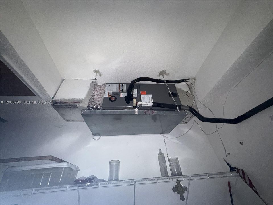 Activo con contrato: $275,000 (2 camas, 2 baños, 1378 Pies cuadrados)
