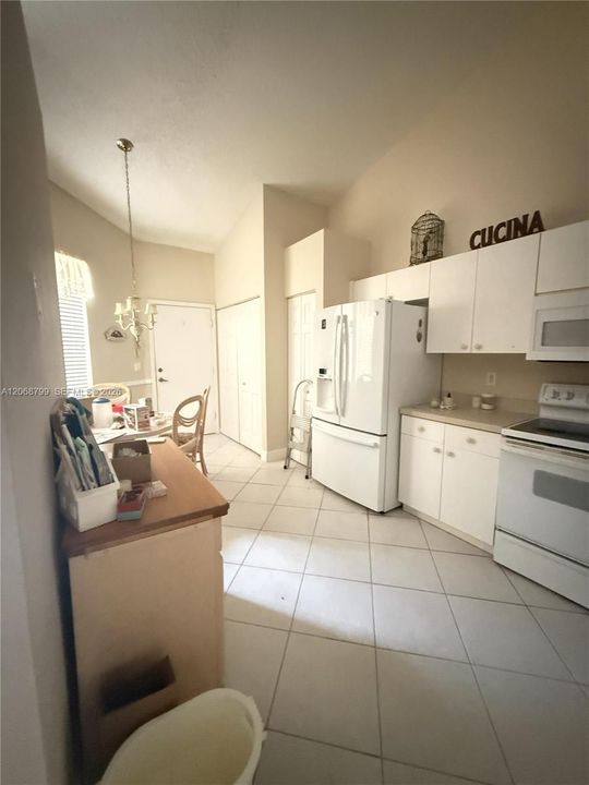Activo con contrato: $275,000 (2 camas, 2 baños, 1378 Pies cuadrados)