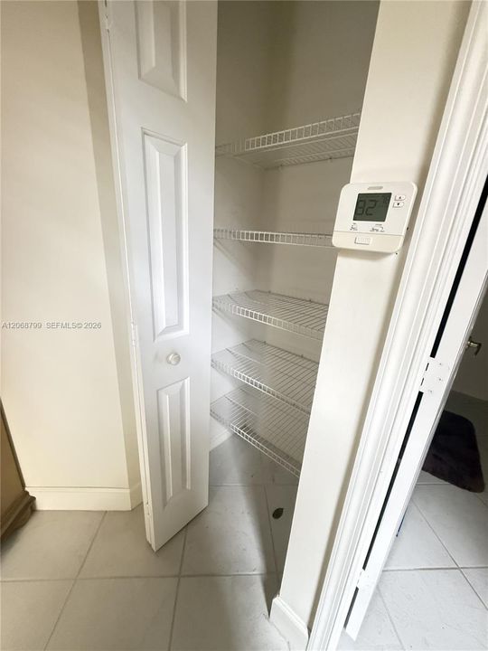 Activo con contrato: $275,000 (2 camas, 2 baños, 1378 Pies cuadrados)