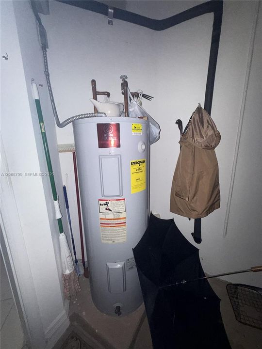 Activo con contrato: $275,000 (2 camas, 2 baños, 1378 Pies cuadrados)